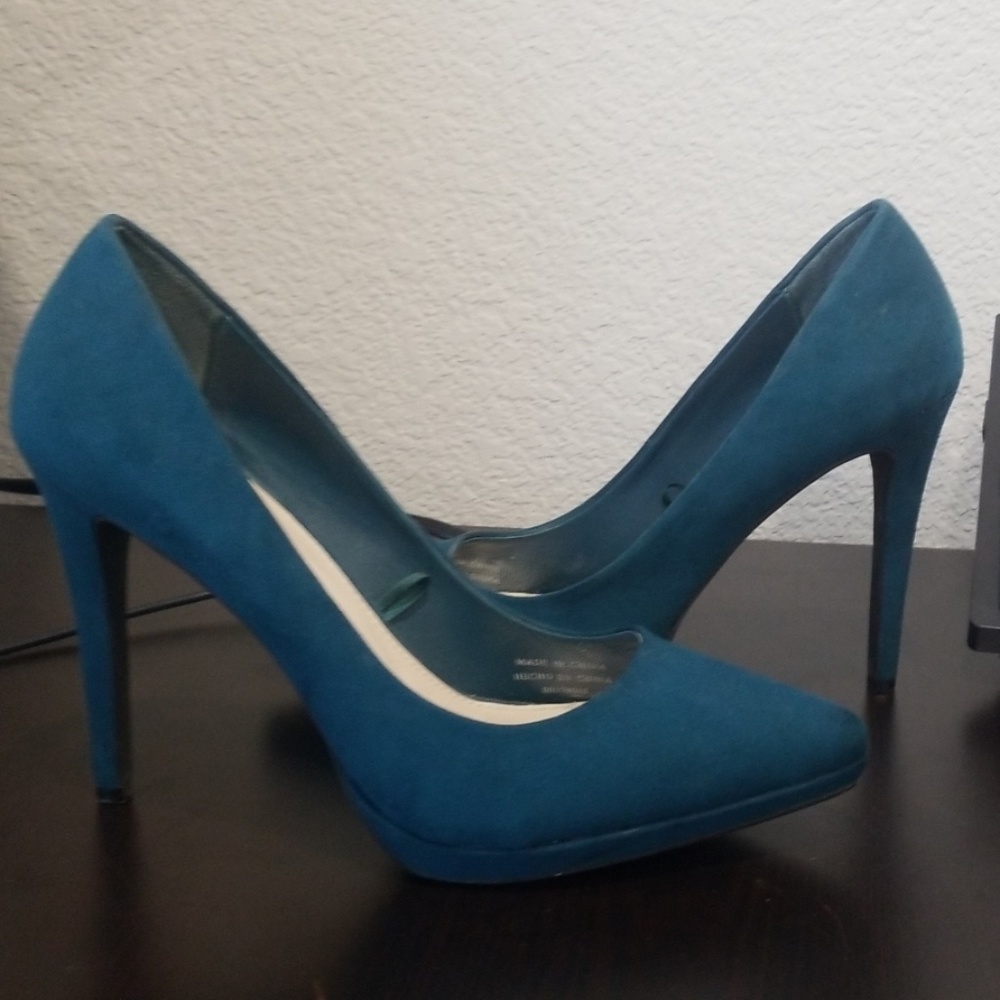 Forever 21 dark green blue point suede heels